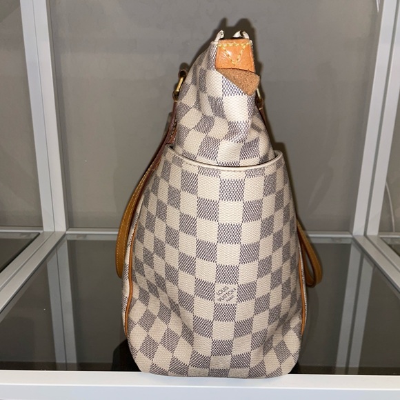 Louis Vuitton Totally MM - Picture 4 of 15